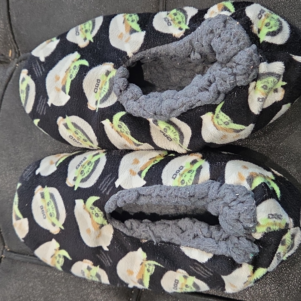 Star Wars Yoda Pajama Set & Slippers 8 - Picture 4 of 4